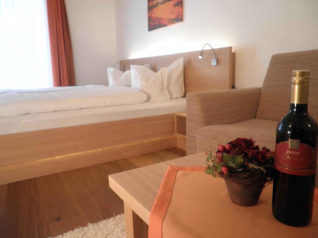 Gasthof Zum Goldenen Loewen Nauders Room photo