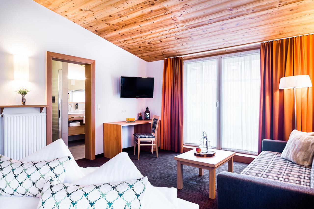 Gasthof Zum Goldenen Loewen Nauders Room photo